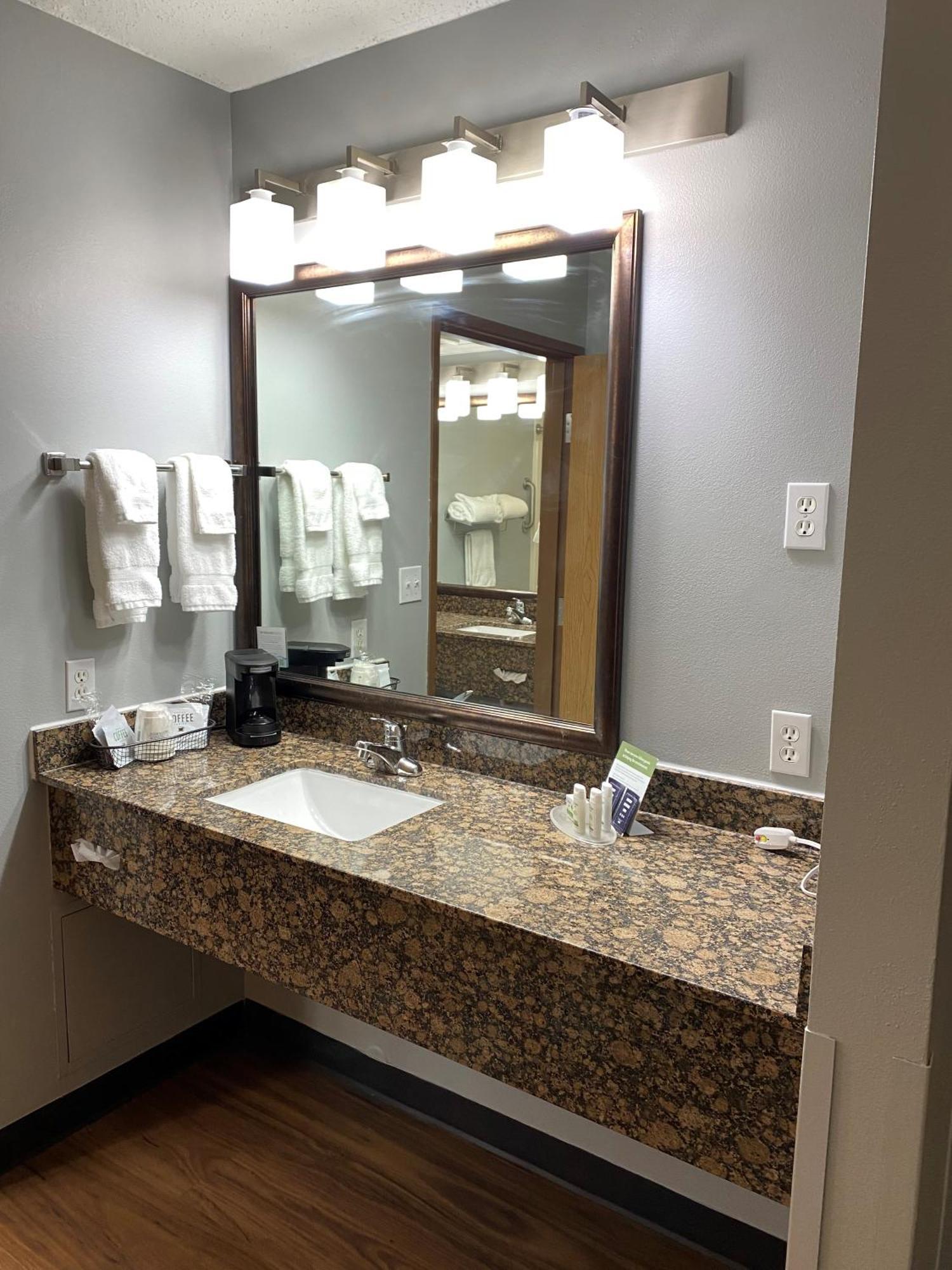 Americinn By Wyndham Webster City Εξωτερικό φωτογραφία